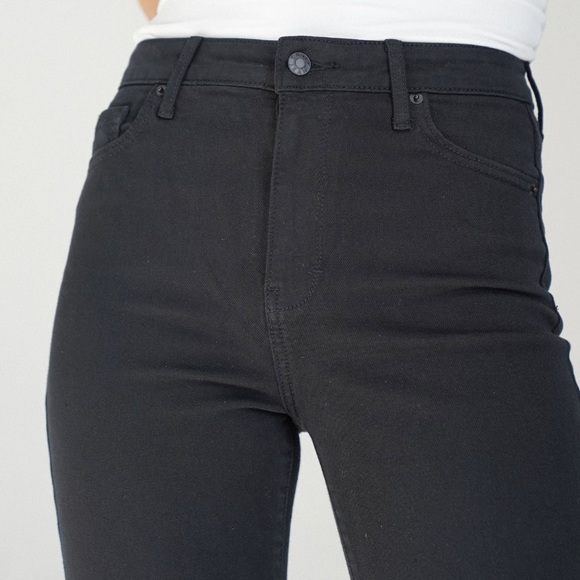 NWT Carly Jean Los Angeles Chrissy Classic Straight Leg Jeans - Picture 4 of 9